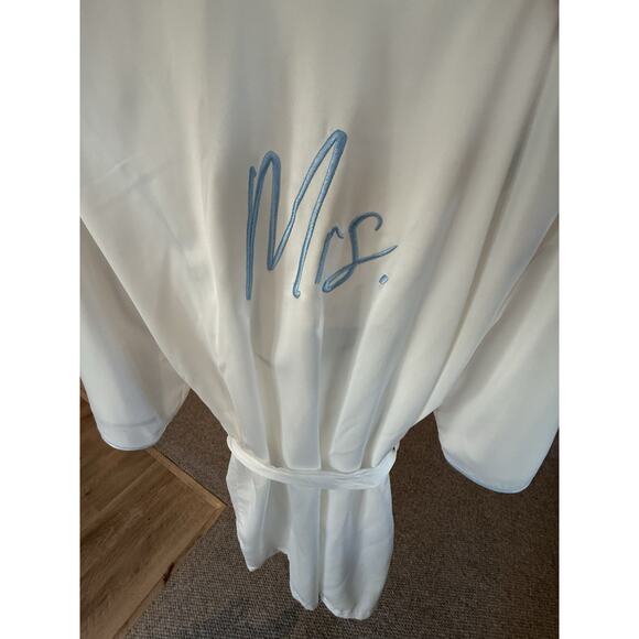 Lilac + London Bridal Satin Chemise & Robe Set XS “Mrs.” White Blue Lace Wedding - Picture 6 of 11